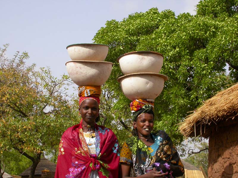 Femmes faisant vivre leur famille par la vente du lait