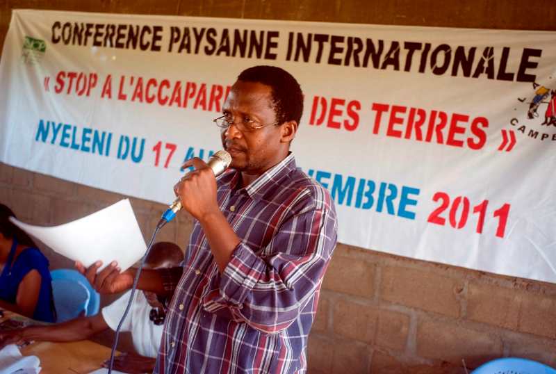 A Nyéléni un participant s'exprime sur l'accaparement des terres
